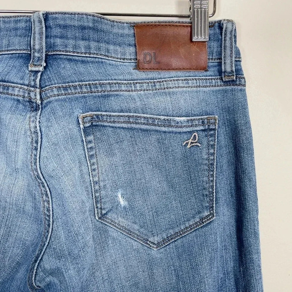 DL1961 Riley Boyfriend  Scarlet Jeans Size 25 - Picture 13 of 15